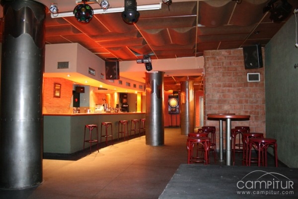 Pub Metal